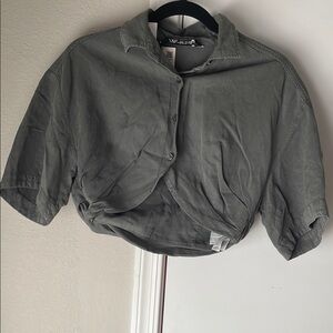 Zara Gray Cropped Button-Up Shirt